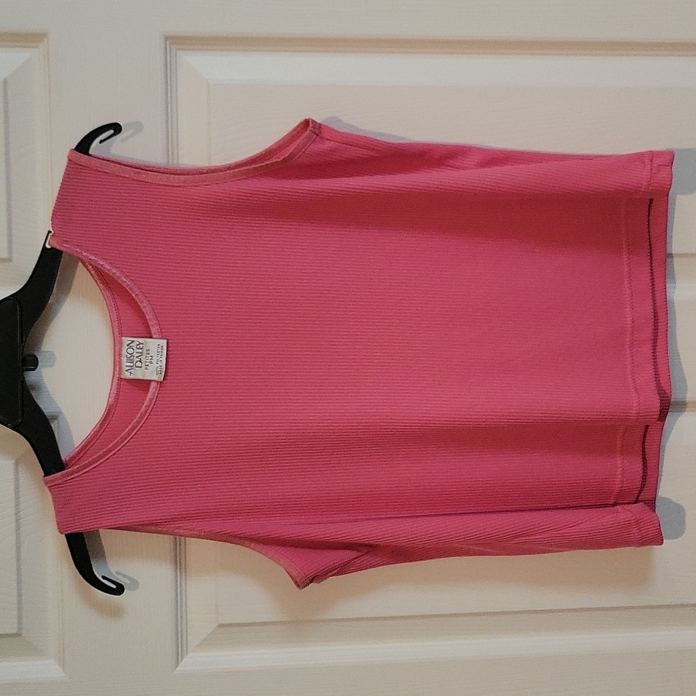 Pink sleeveless top sz medium